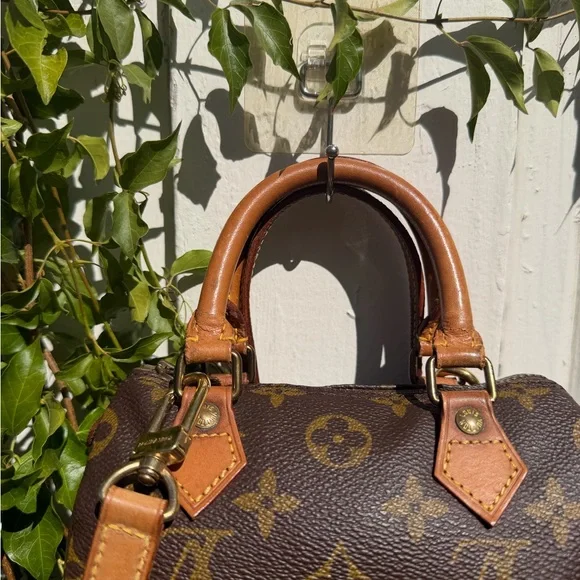 Louis Vuitton Nano Speedy - Picture 9 of 16